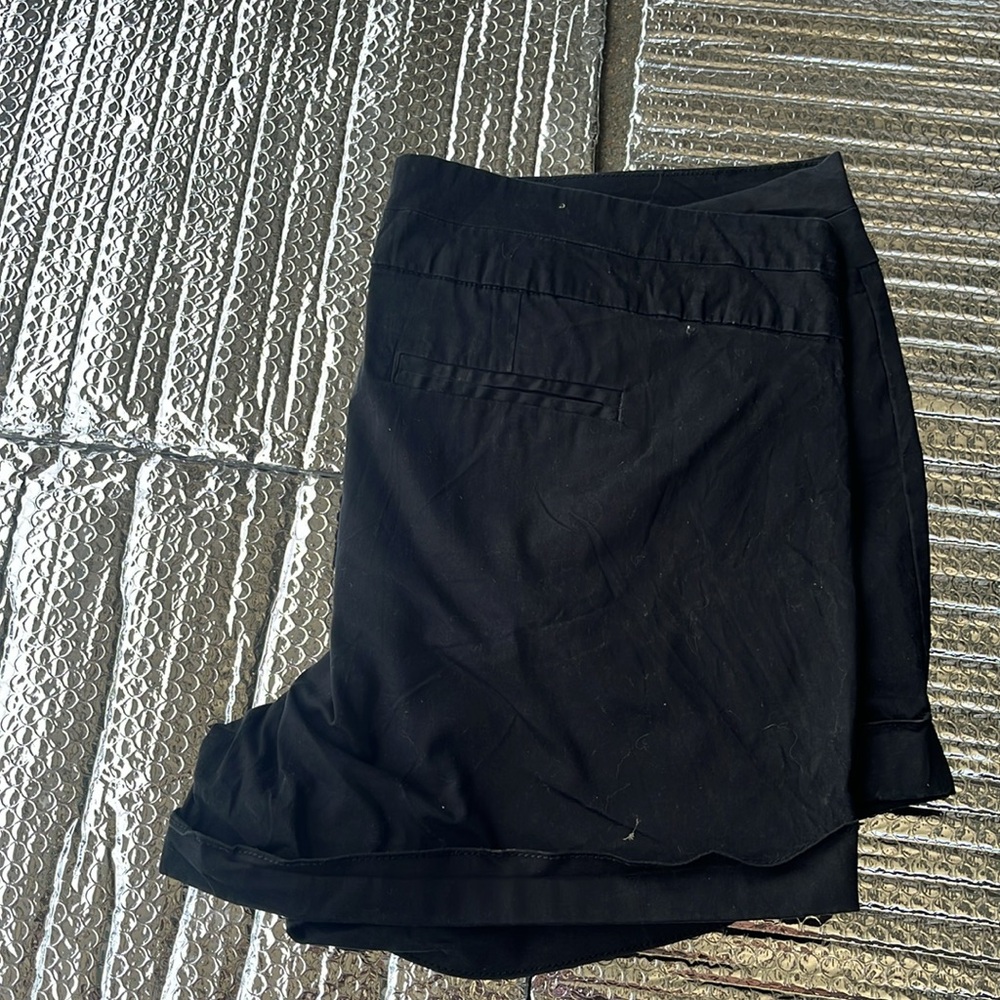 Tórrid Black Women's Shorts - Picture 6 of 6